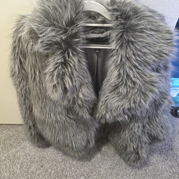 Ashley Graham Jackets & Blazers - Ashley Graham Silver-Gray Faux Fur Short Coat - 3x - Free Shipping
